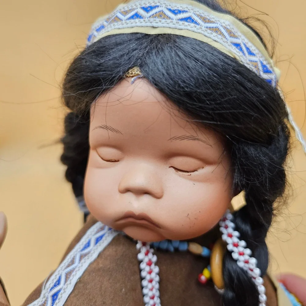 Native American Indian Porcelain‎ Doll Beaded Sleeping Detailed Outfit Headband